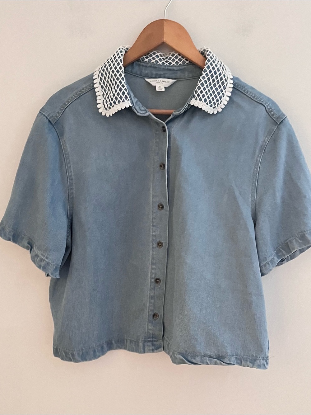 Laura Ashley Denim Crop Top Size Medium Crochet Lattice Collar Button Front